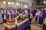 Pohreb pána dekana Štefana Račeka 2012 - Farnosť Púchov