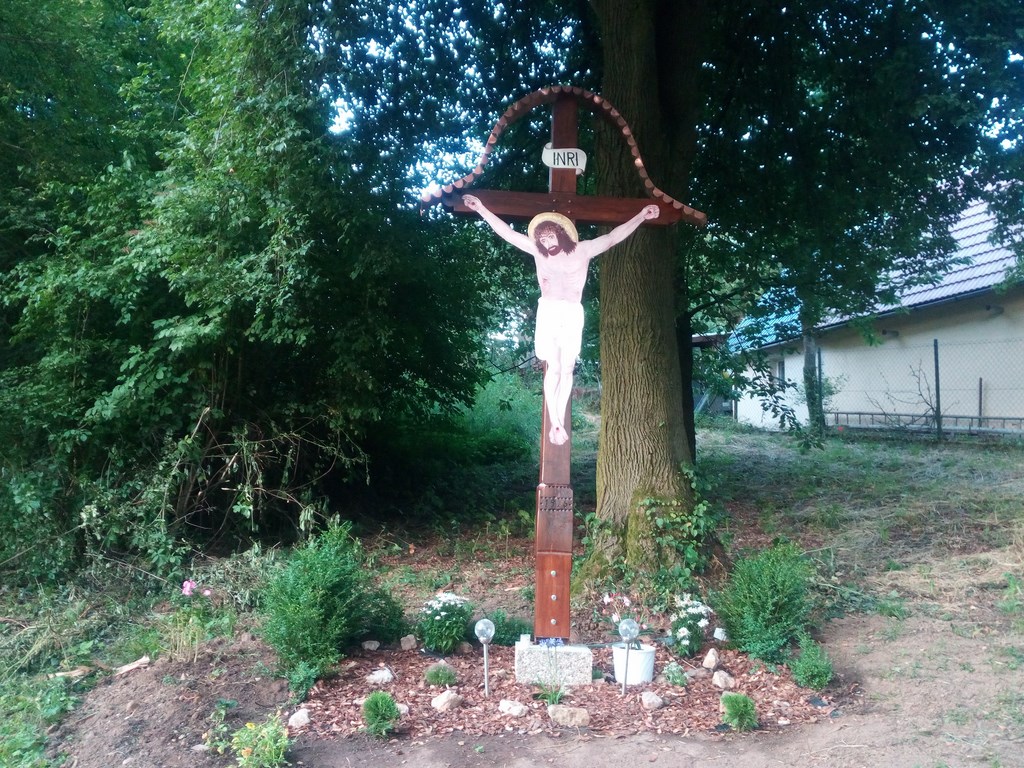 Stavba krížovej cesty v Štepniciach